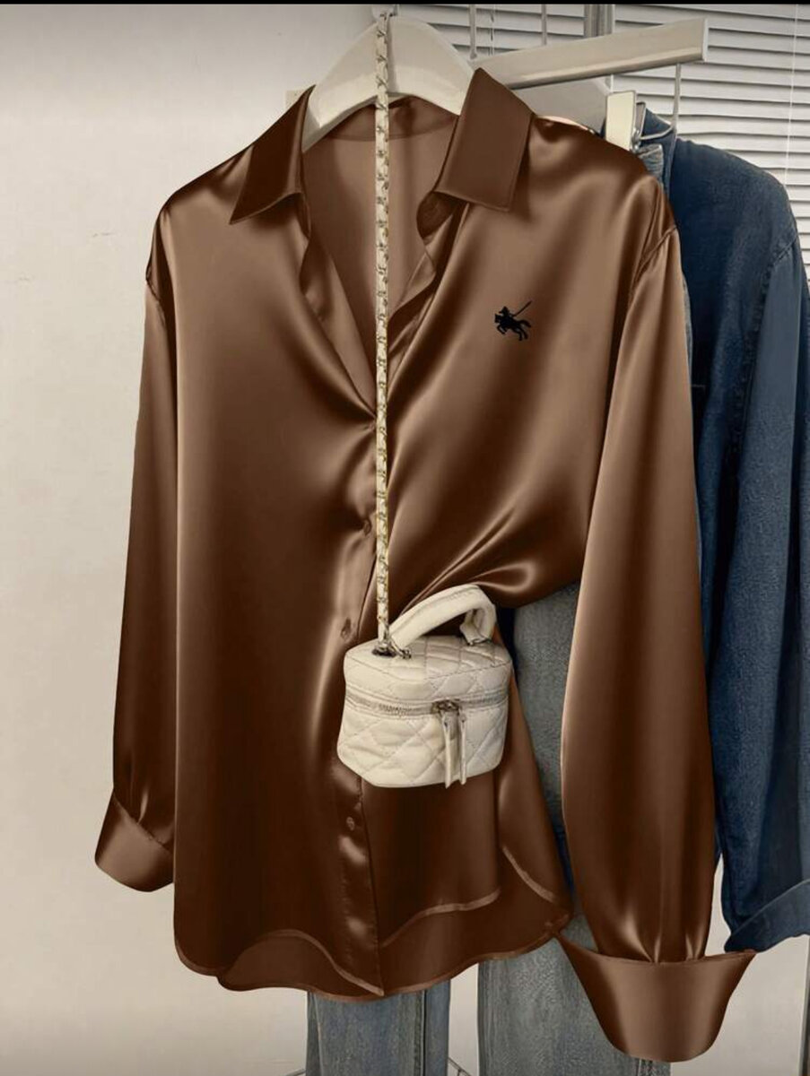 Chemise en satin brillant luxe