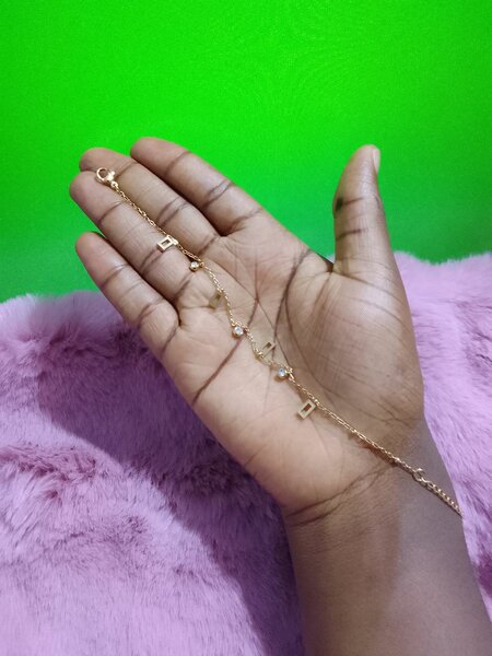 Bracelet doré élégant