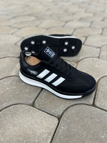 Chaussures de sport noir et blanc