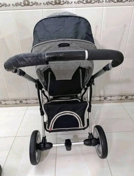 Poussette bébé confortable