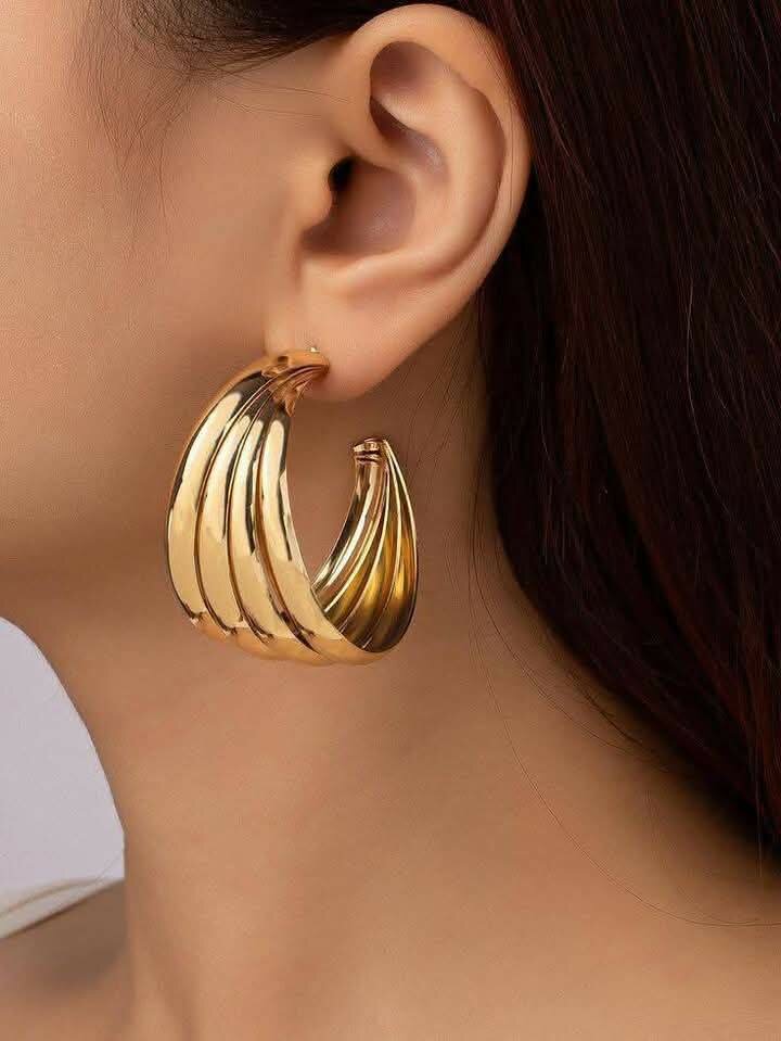 Boucles d'oreilles dorées chic