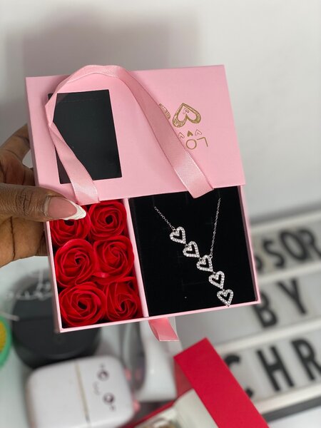 Love thread necklace