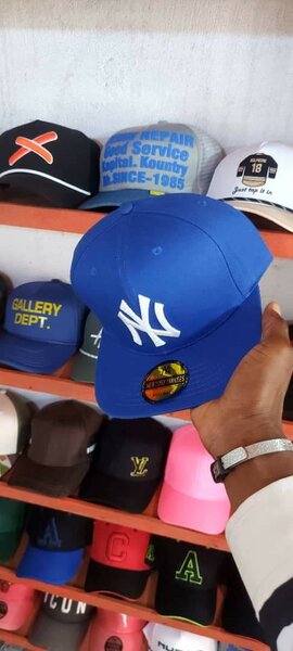 Casquettes neuves