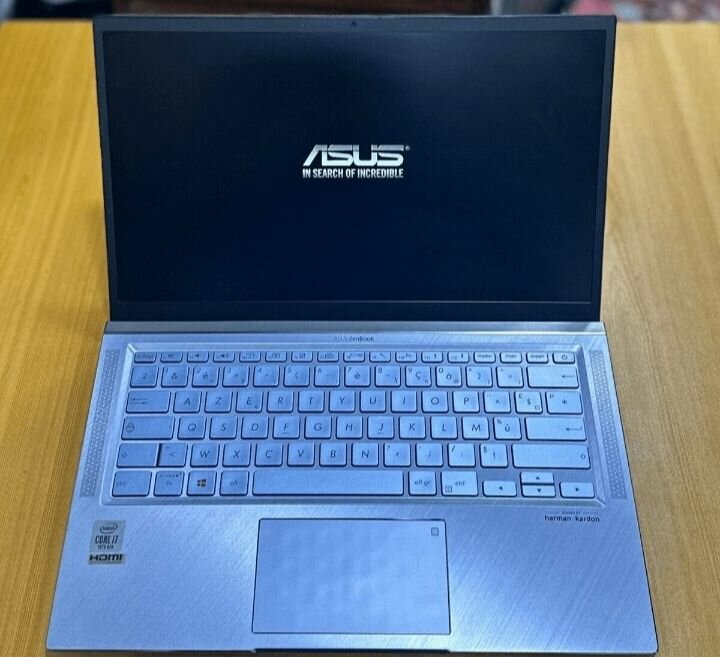 ASUS Laptop Ultrabook 14"