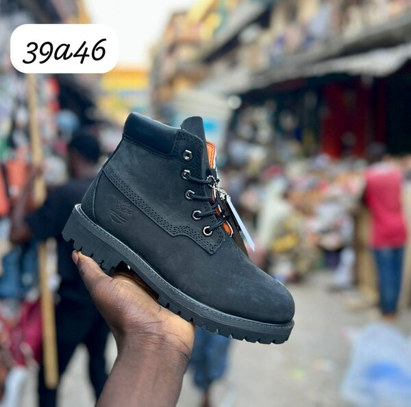 Bottes en cuir résistantes