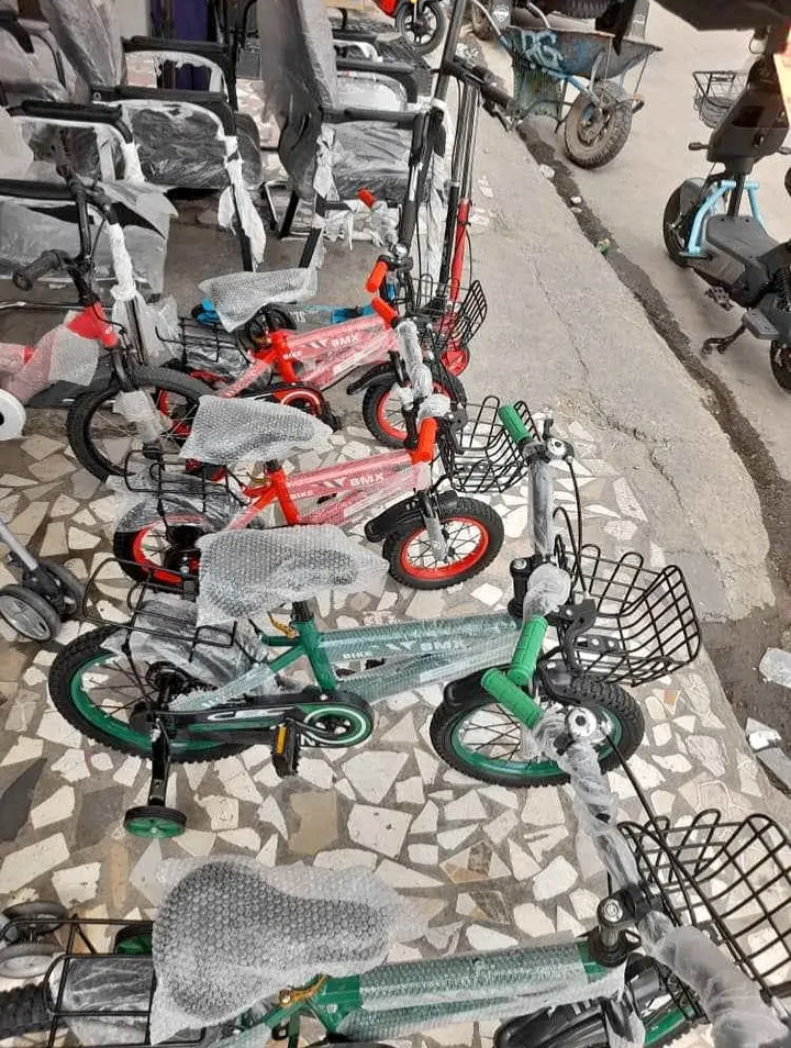 Vélos Enfants Colorés