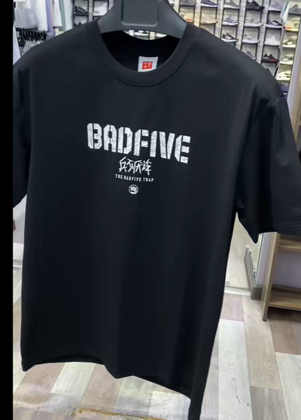 В наличии футболки BADFIVE✅