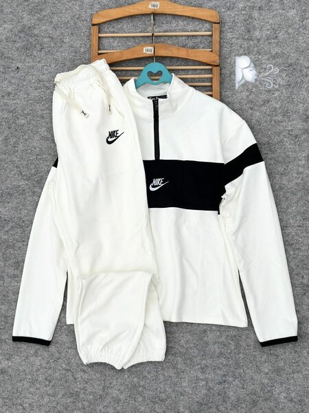 Ensemble de survêtement Nike
