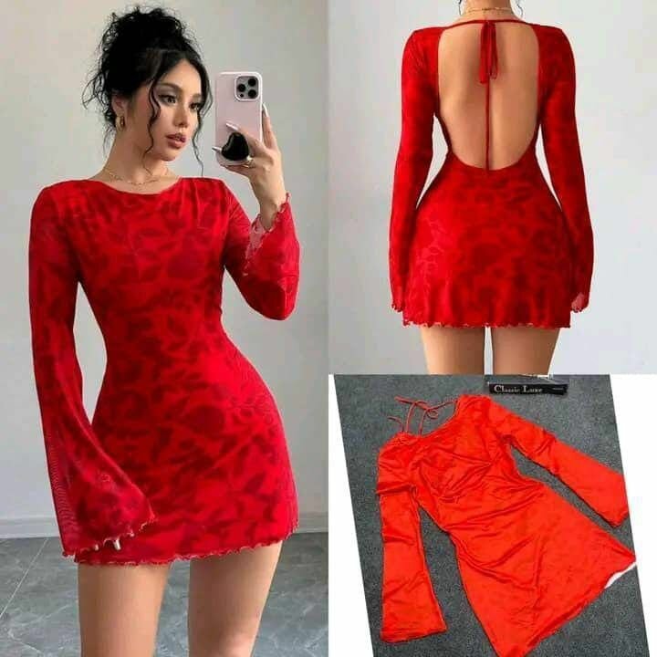 Robe Rouge Dos Nu Élégante