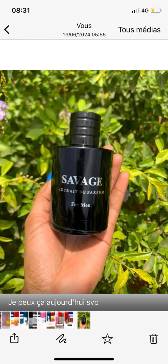 Parfum pour Femmes debout