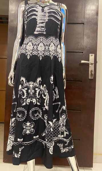 Robe élégante avec motifs bohèmes