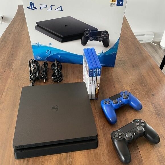 Sony playstation 4 slim