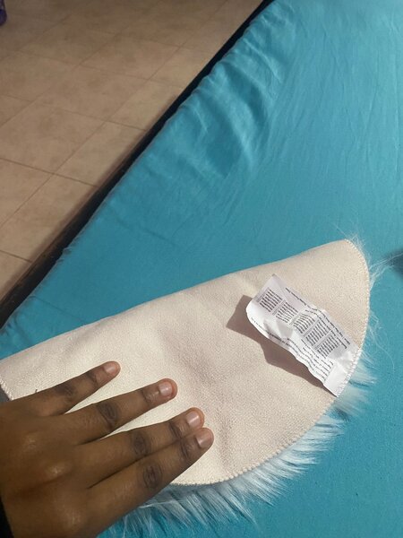 Coussin en fausse fourrure moelleux