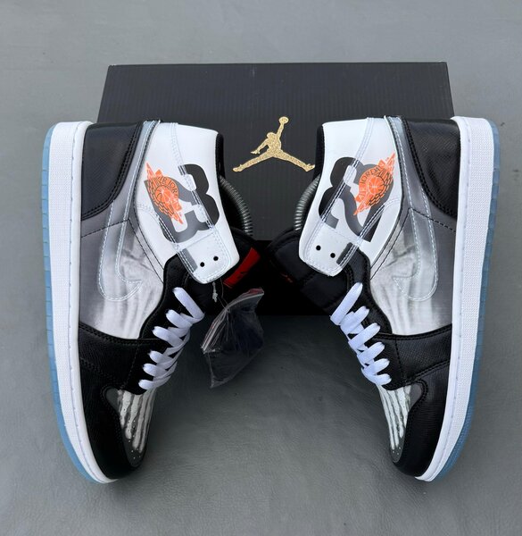 Air Jordan 1 Mid SE