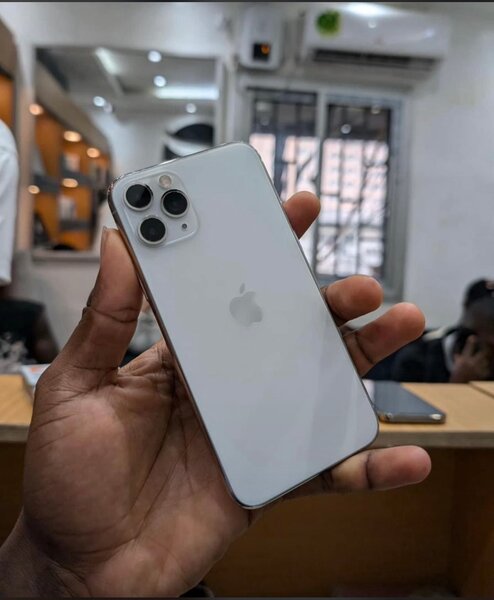 iPhone 11pro sans id