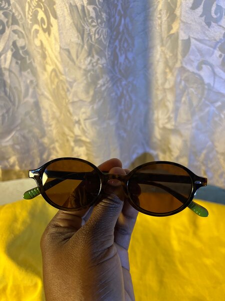 Lunettes de soleil rétro