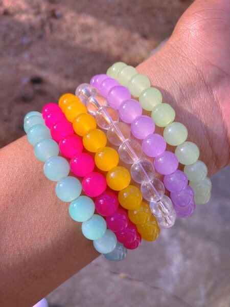 Bracelets en perles colorées