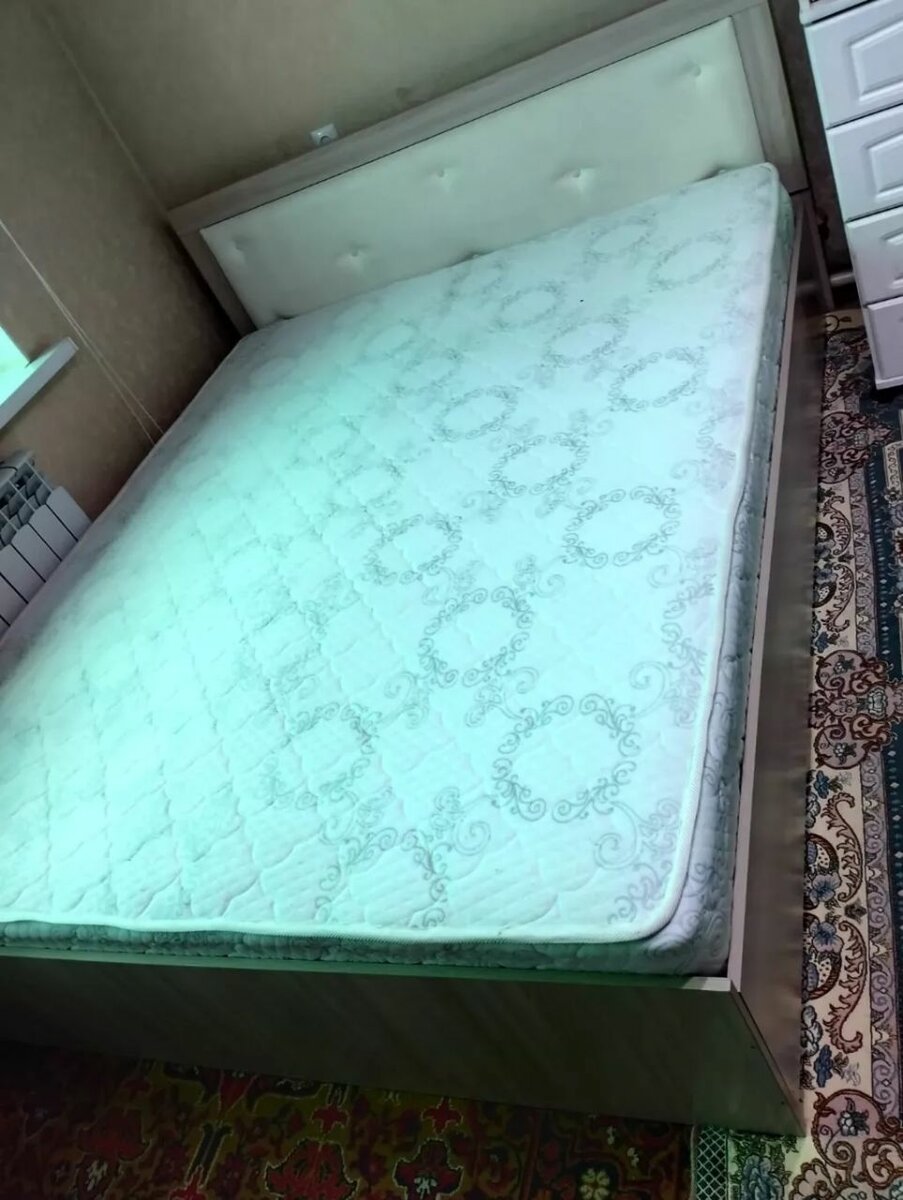 Спальная кровать