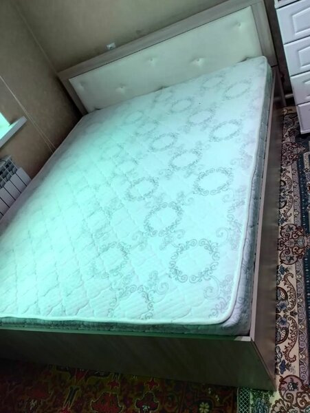 Спальная кровать