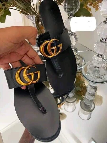 Gucci slippers