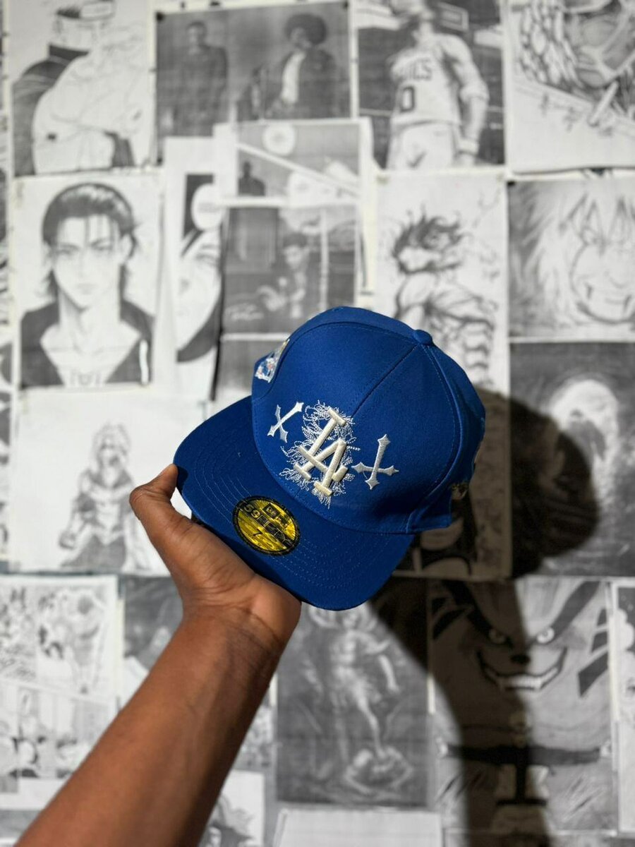 Casquette bleue style urbain