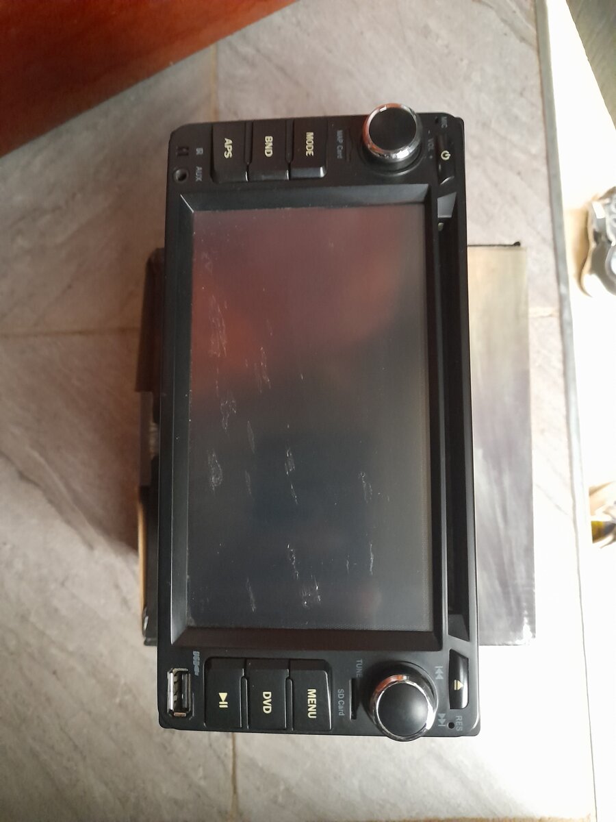 Car Multimedia Player with Reverse Camera