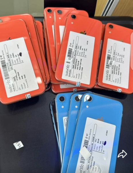 iPhone XR Débloqué Rouge et Bleu