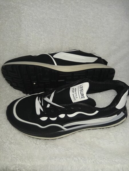 Baskets sport noires élégantes