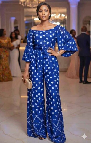 Combinaison élégante bleue