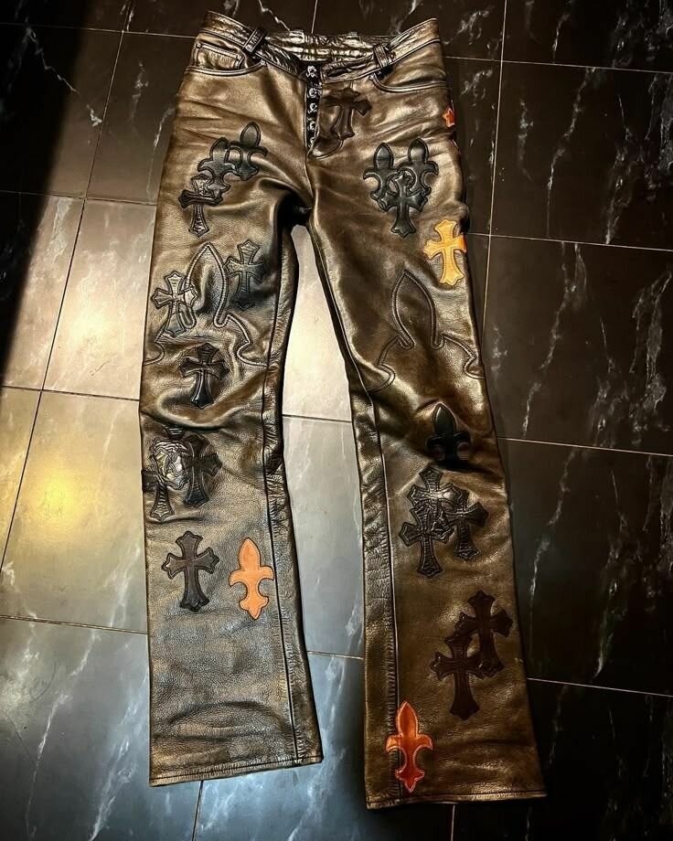 Pantalon en cuir gothique