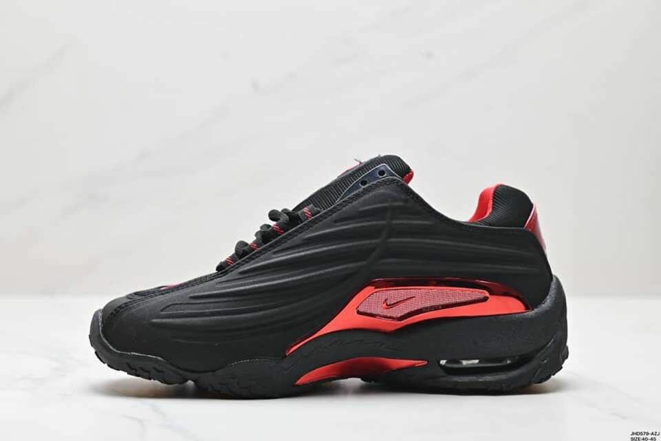 Nike Nocta HotStep dans carton