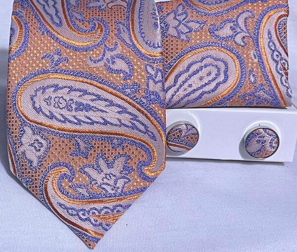 Ensemble cravate et boutons