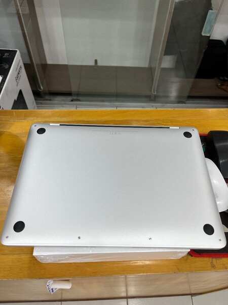 MACBOOK PRO M1