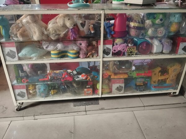 Shop counter