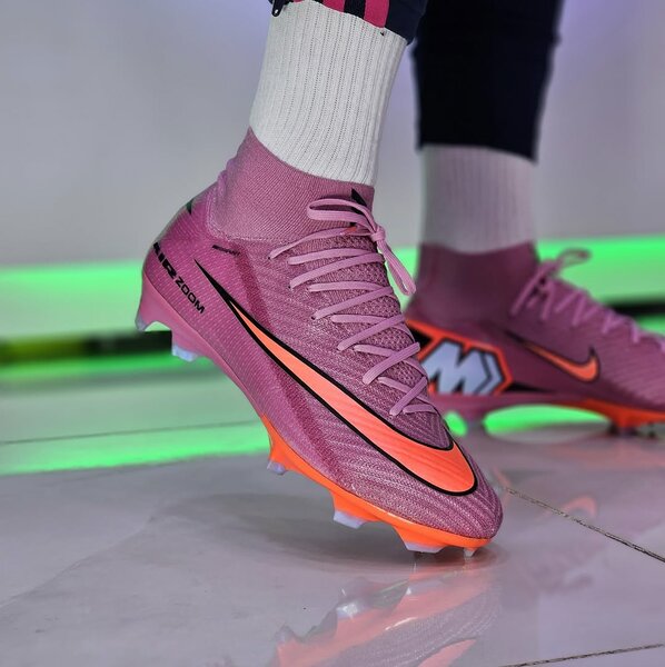 Chaussures de Football Roses