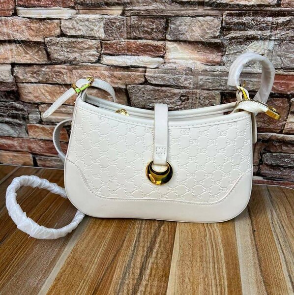 Sac à main élégant blanc doré