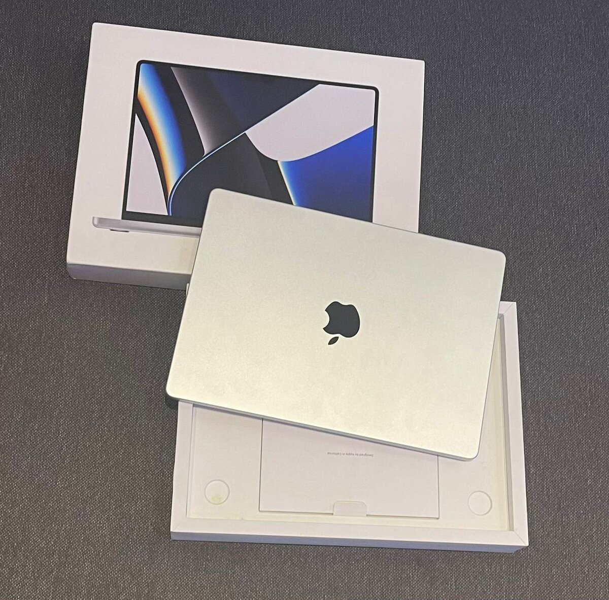 2021 MacBook Pro 14inch M1 Pro Chip/16gig/512gig  Cycle cou