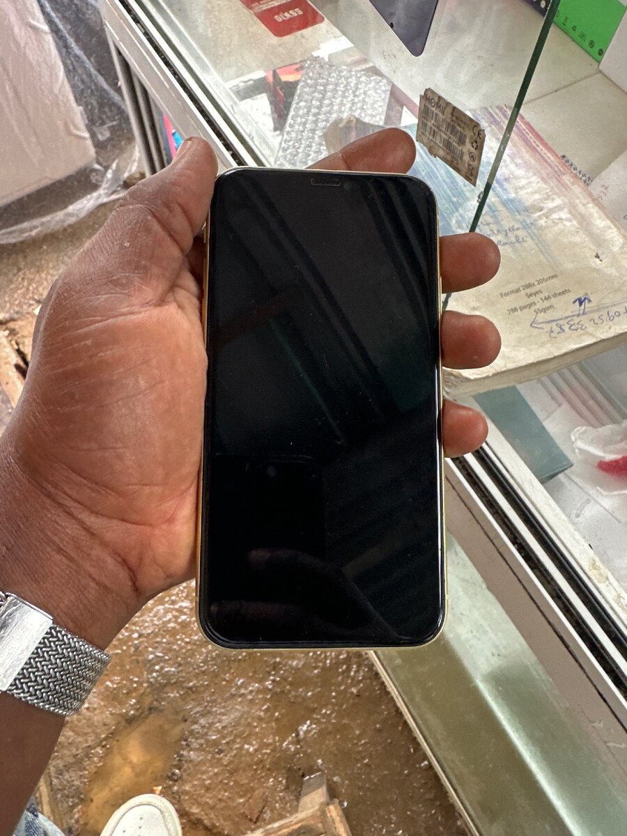 iPhone 11 Jaune 128 giga