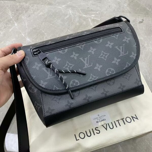 Sacoche Louis Vuitton