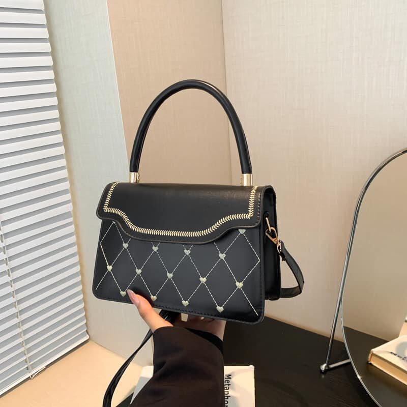 High quality and fashionable women's bag black