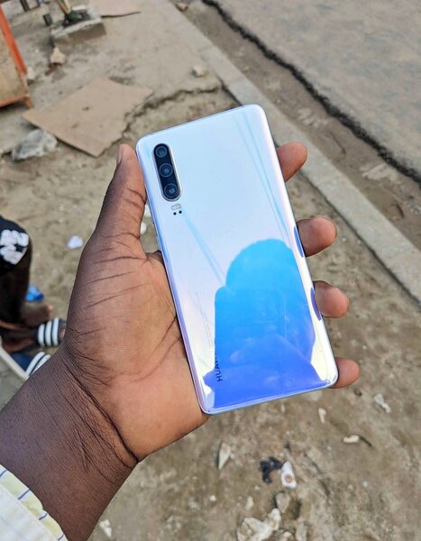 Smartphone élégant triple caméra