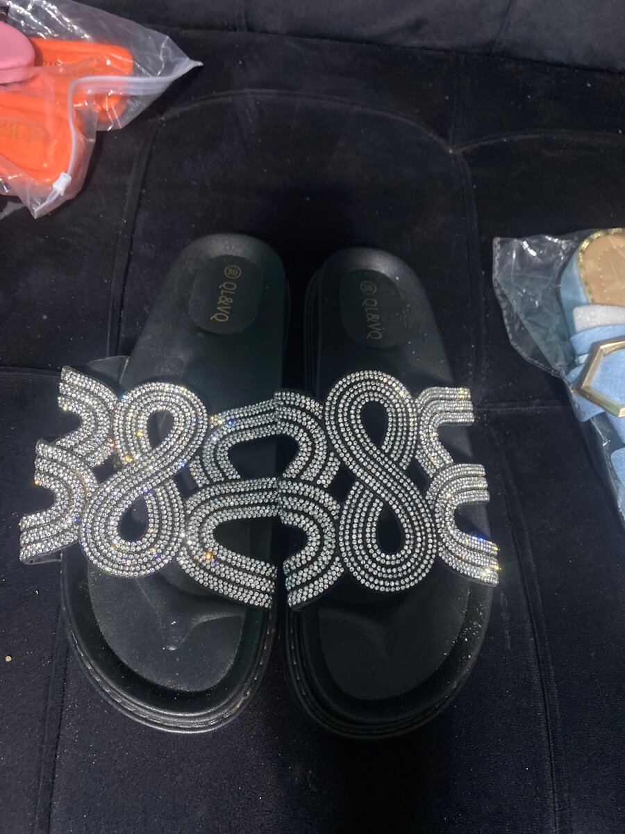 Sandales décoratives avec strass