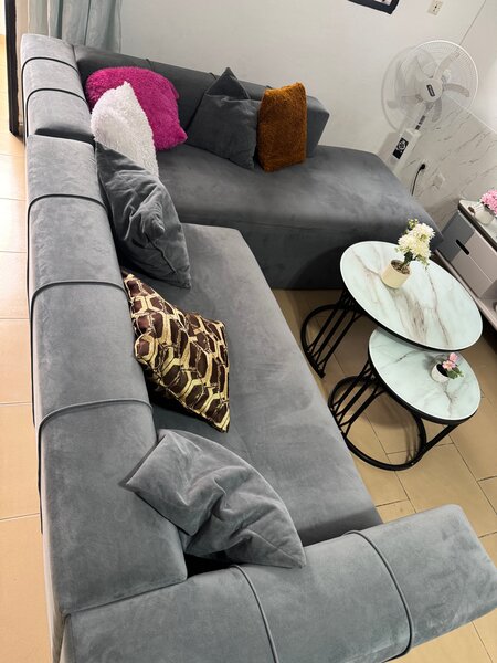 Canapé d'angle moderne gris