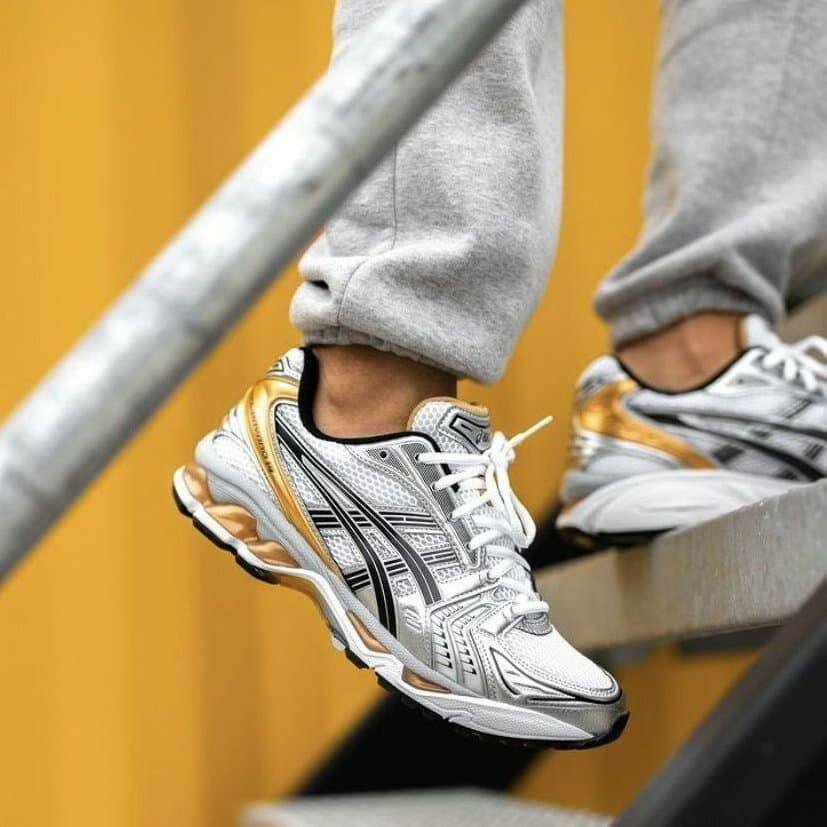 Chaussures de course élégantes Asics