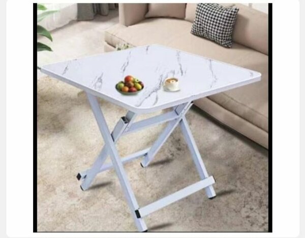 Table pliante marbrée moderne