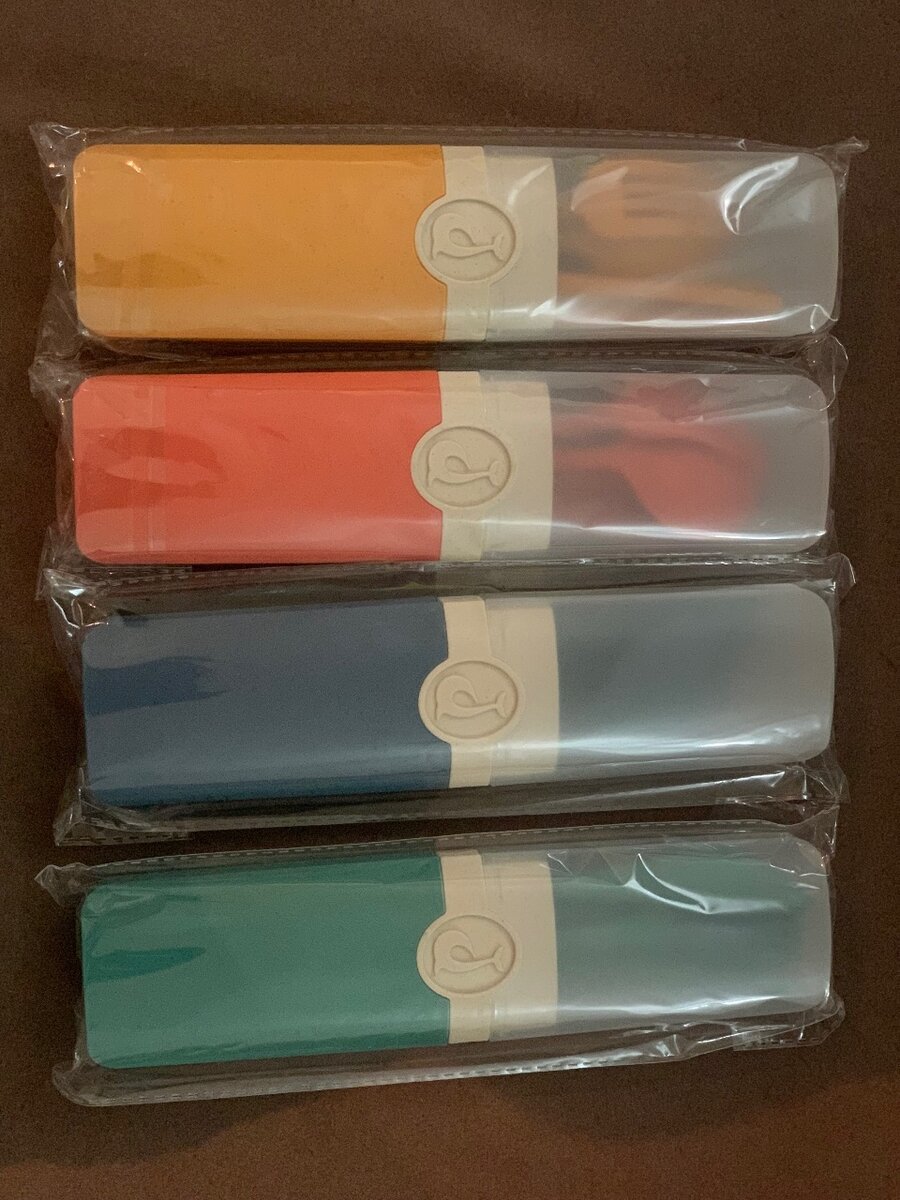 Cutlery sets, drinking bottles, bags, handkerchiefs etc