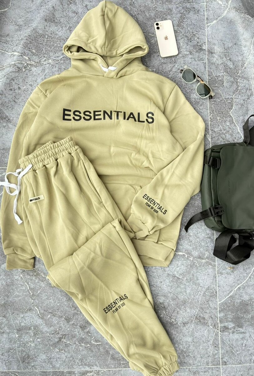 Ensemble de survêtement Essentials
