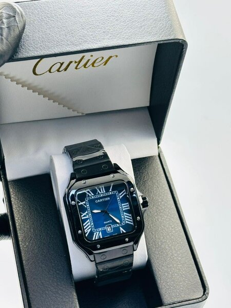 Montre Cartier Santos luxueuse