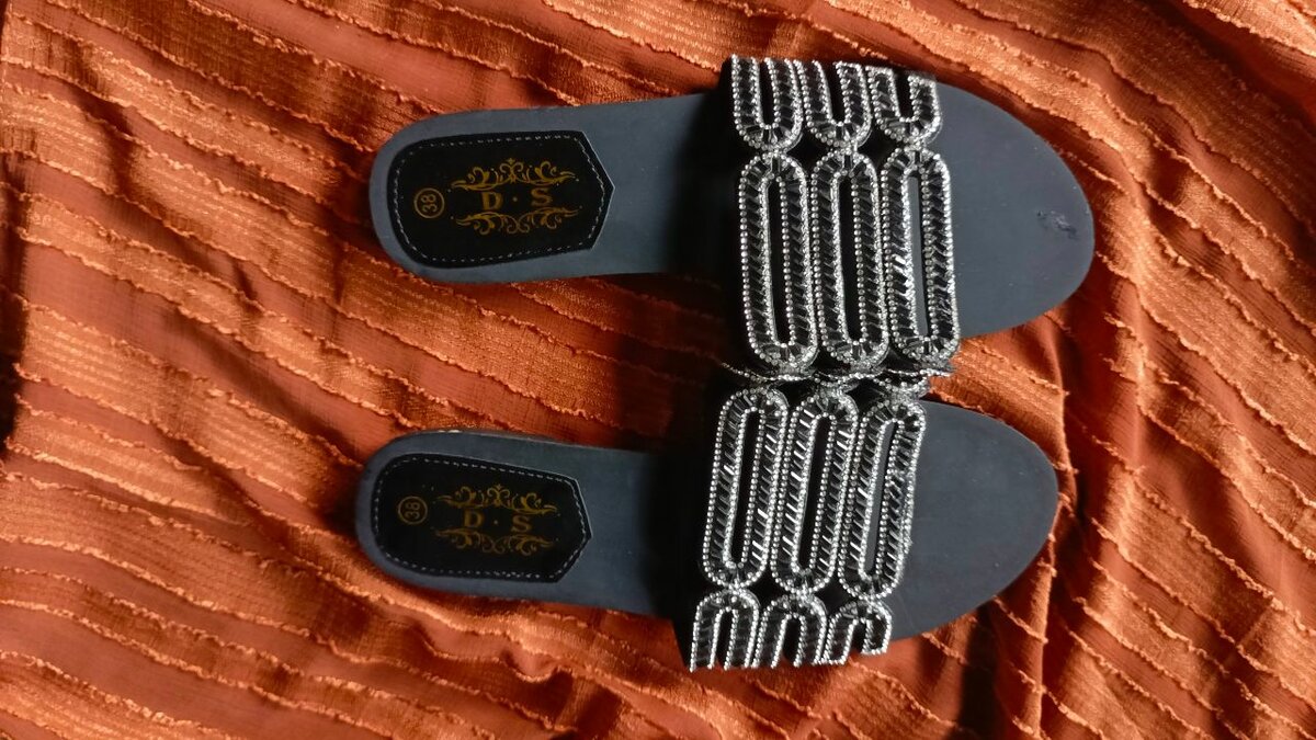 Sandales chic à strass durable