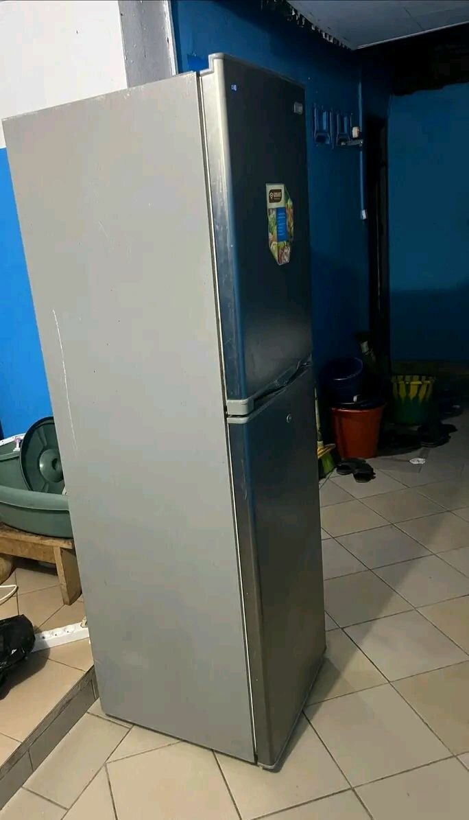 Réfrigérateur combiné moderne